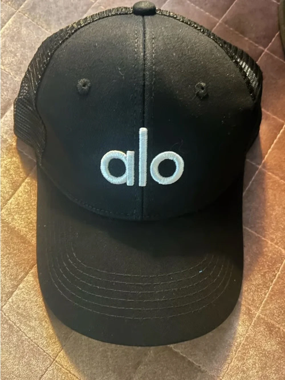 Alo Yoga Off Duty trucker Baseball Hat cap Embroidered Blk Auth